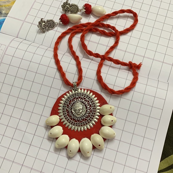 Jewelry - Red fabric pendant set